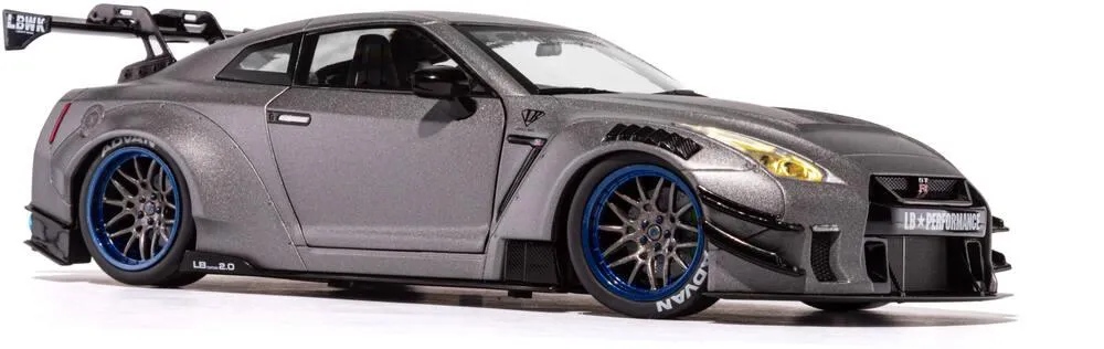 1/18 VOITURE NISSAN GT-R R35 LIBERTY WALK BODY KIT 2.0 ARGENT 2023