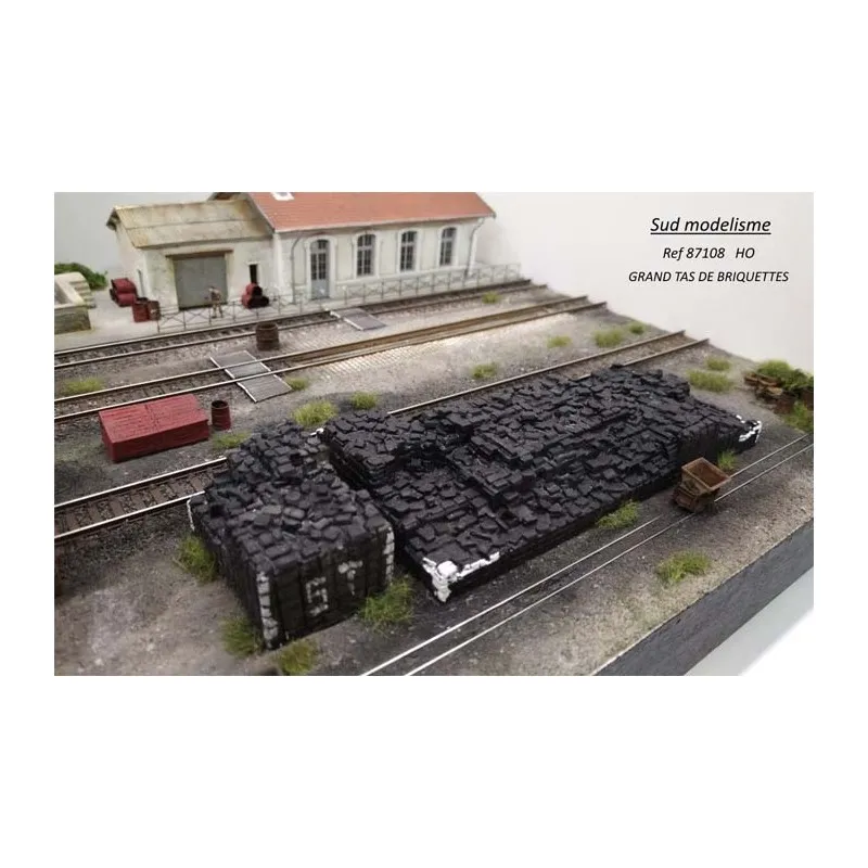 Dépôt de briquettes. PN SUD MODELISME 87108