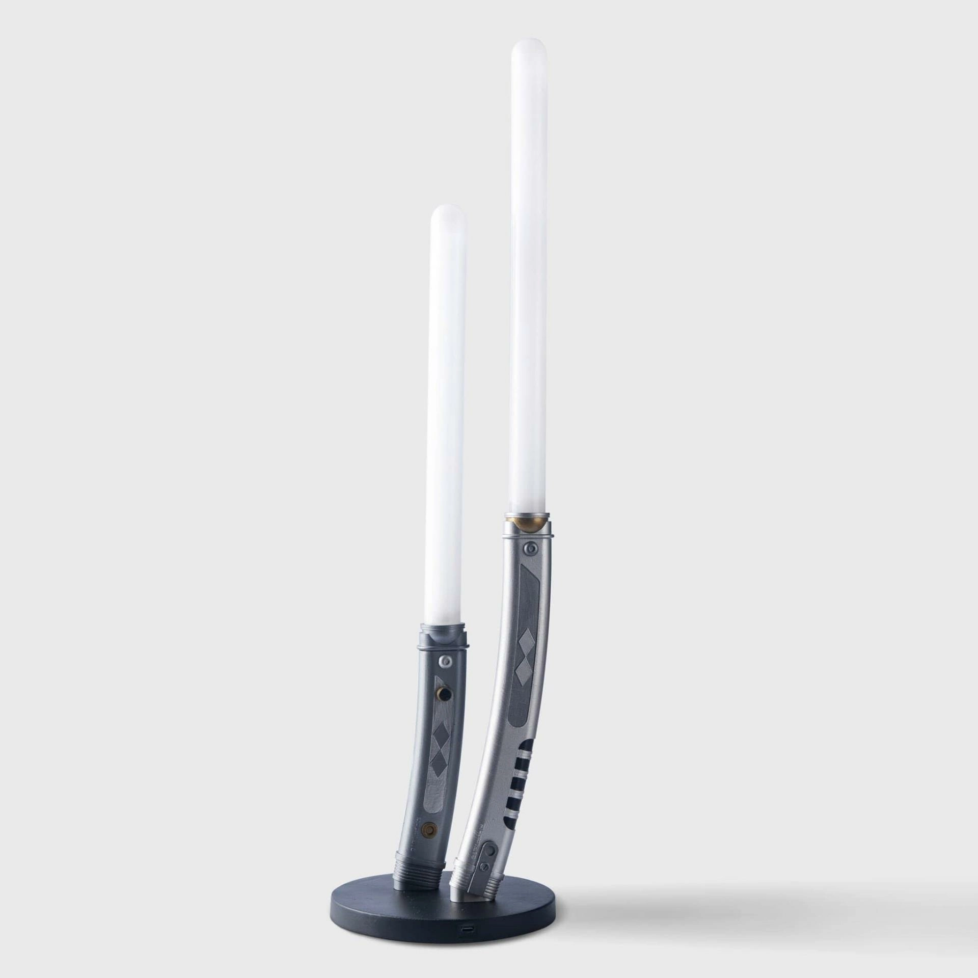 Ukon!c - star wars - lampe de bureau ahsoka double sabres lasers (version mandalorien)